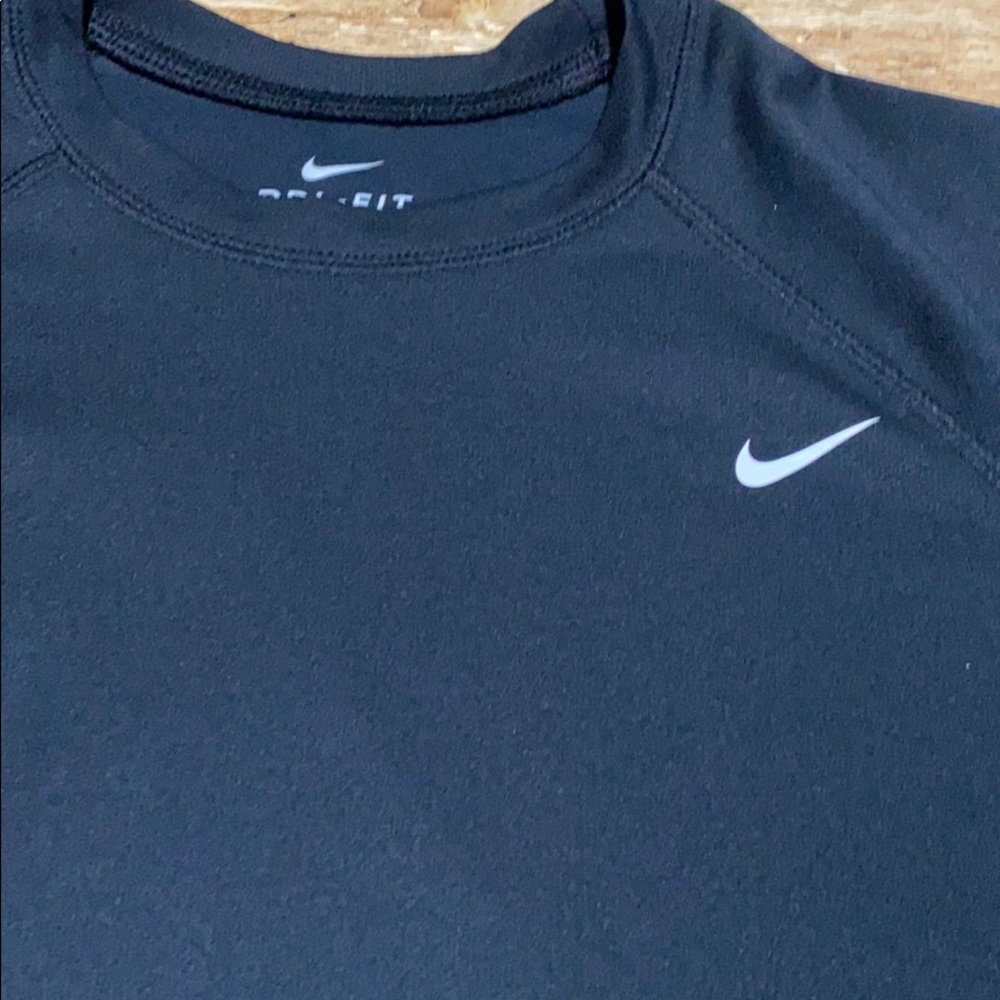 Large Men’s Nike shirt